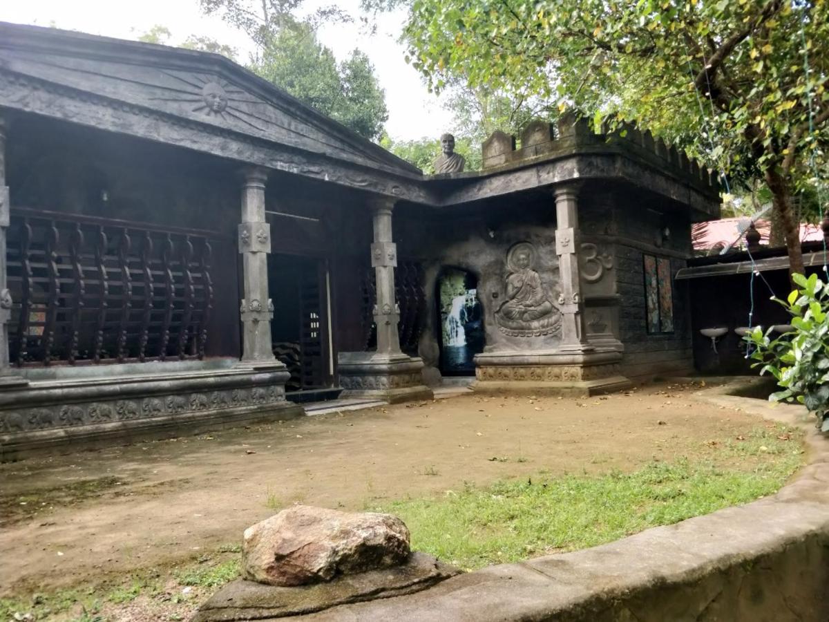 Kalpadiyil Hotel Balarampuram Kültér fotó
