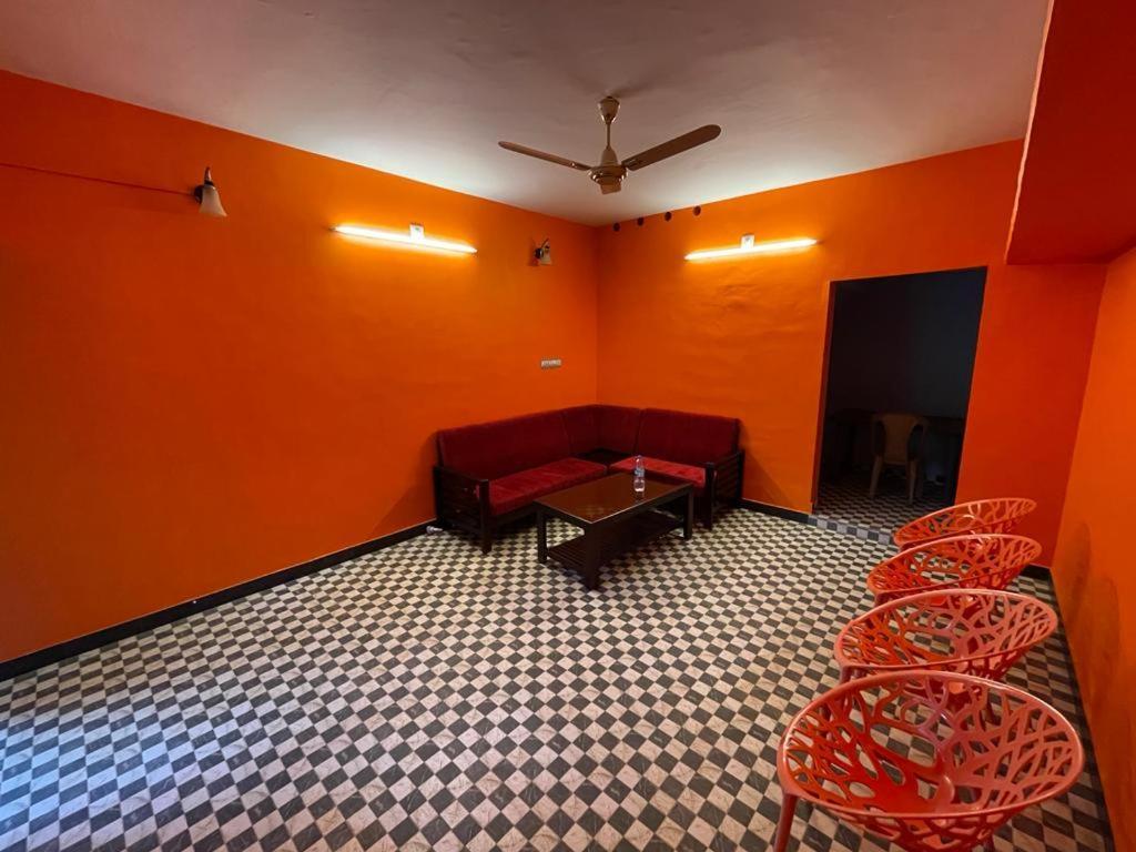 Kalpadiyil Hotel Balarampuram Kültér fotó